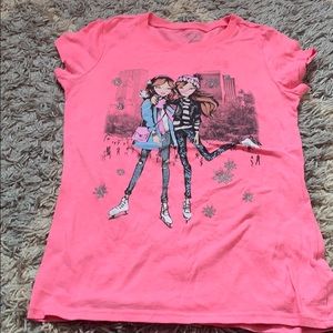 A tee shirt